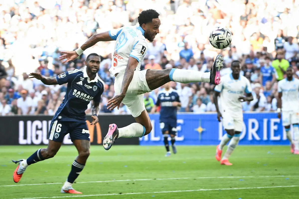 Aubameyang stars as Marseille end chaotic week on five-goal high