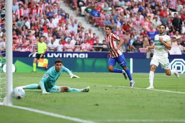 Barca complete late comeback win as Atletico drop more points in Liga