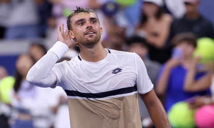 US Open chaos as Bonzi ousts raging Medvedev