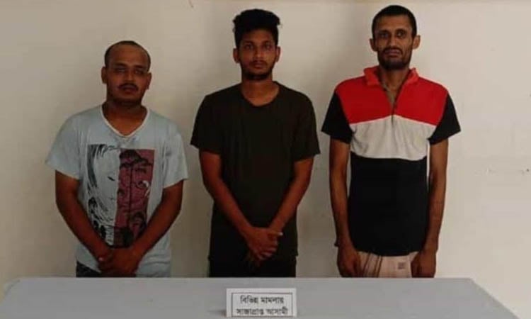 Army arrest 3 convicted accused in Khulna | District
