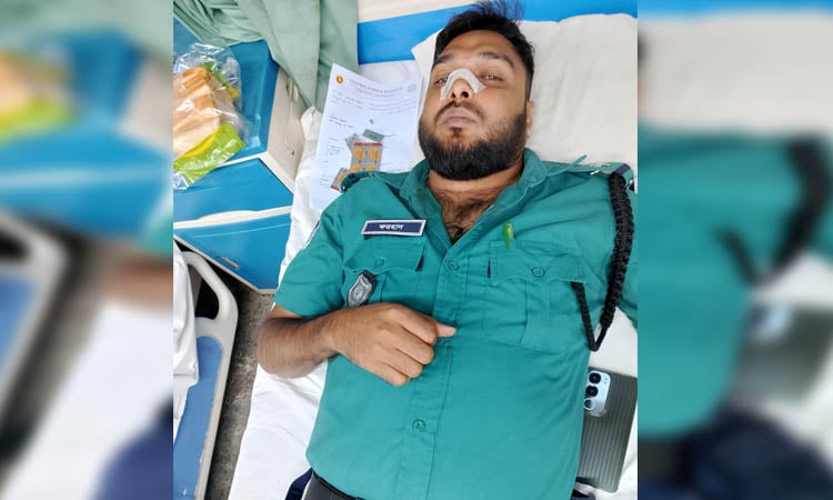 8 cops injured during protest of BUET students  | Others
