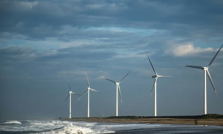 Japan confident on wind power after Mitsubishi blow