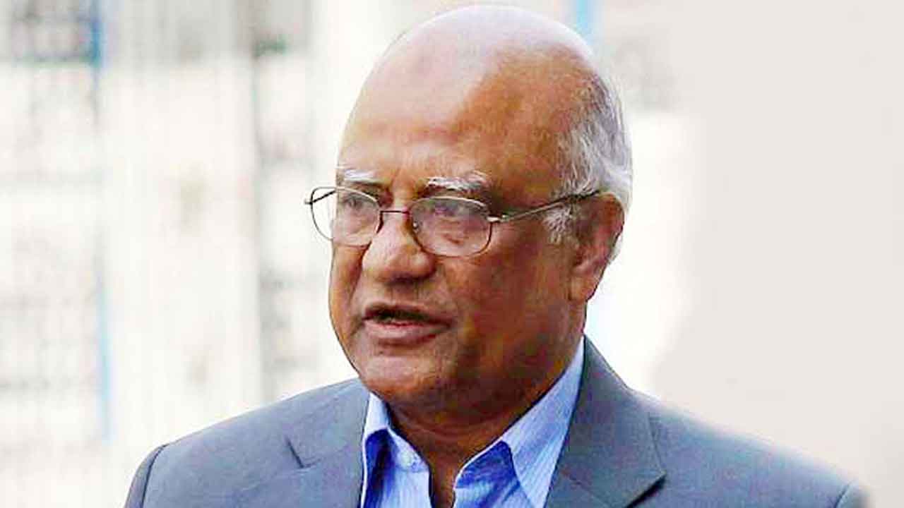 Khandaker Mosharraf returns home from London | Others