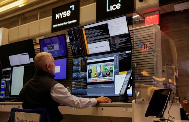 US stocks advance as Dow Jones, S&P 500 hit fresh records