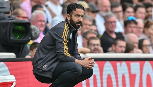 Amorim expects to stay at Man Utd as pressure mounts
