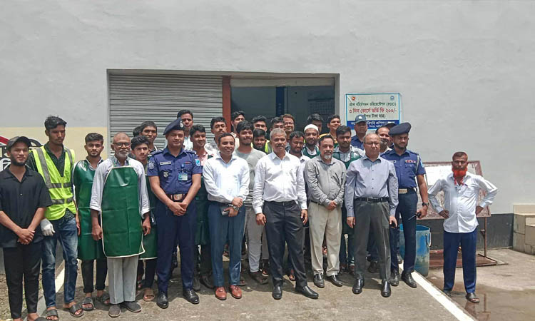 Law adviser visits training centre in Narsingdi 