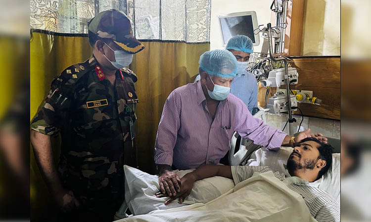 Shipping adviser visits Nur at DMCH