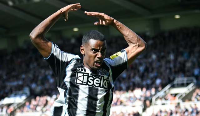 Isak poised for Liverpool switch as transfer window shuts