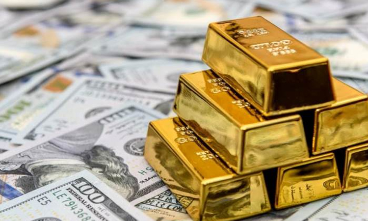 Gold price hits record above $3,500