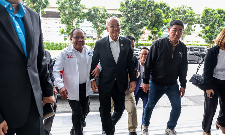 Acting Thai government moves to dissolve parliament
