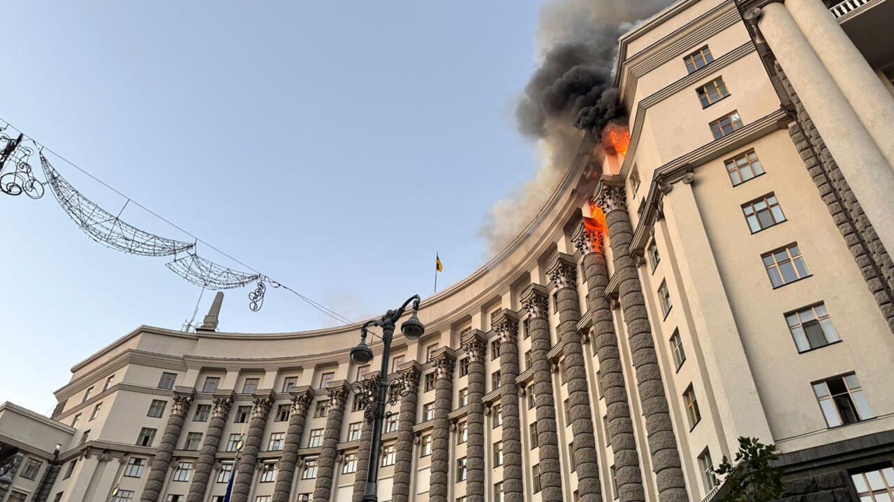 Russia unleashes biggest air barrage on Ukraine, hits government complex    