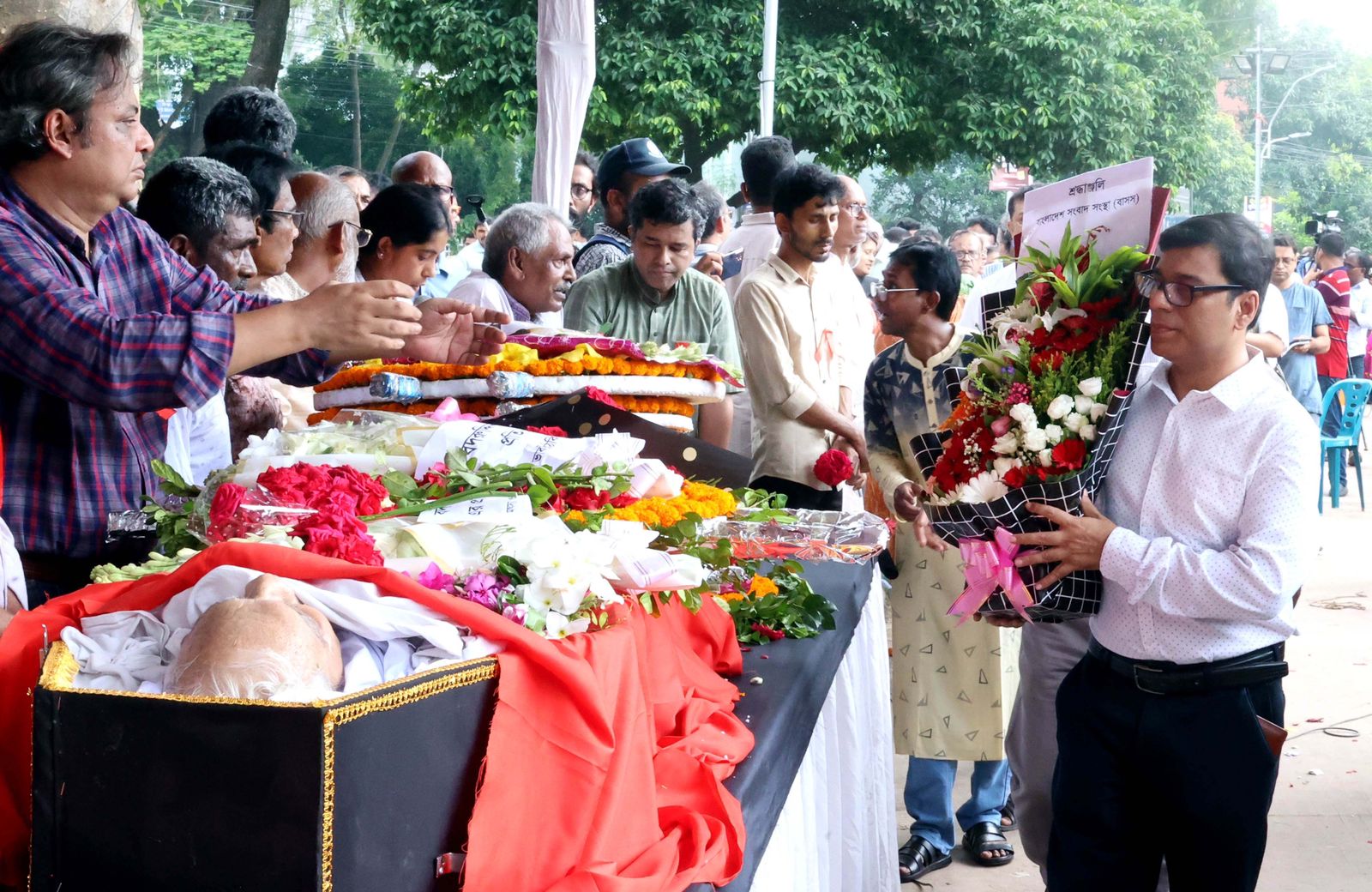 Tributes pour in for Badruddin Umar from all walks of life