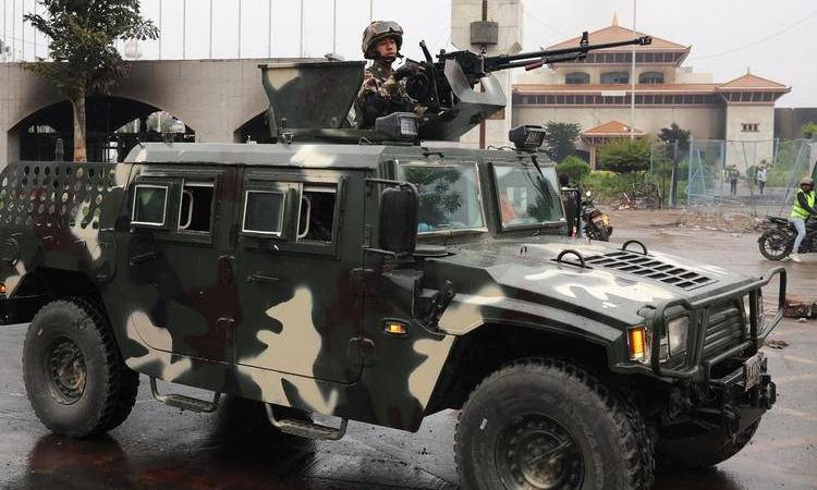 Nepal army patrols after deadly protests oust PM