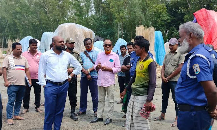 Man fined Tk 50,000 for lifting sand in Tangail