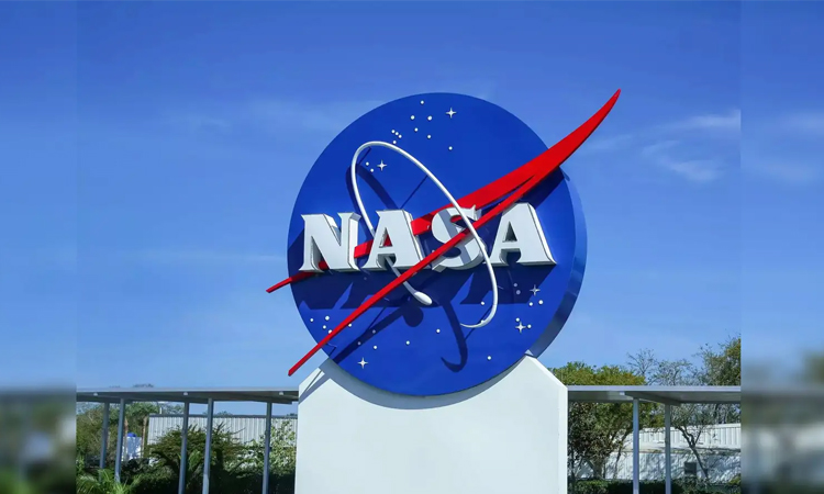NASA blocks Chinese citizens from working on space programs