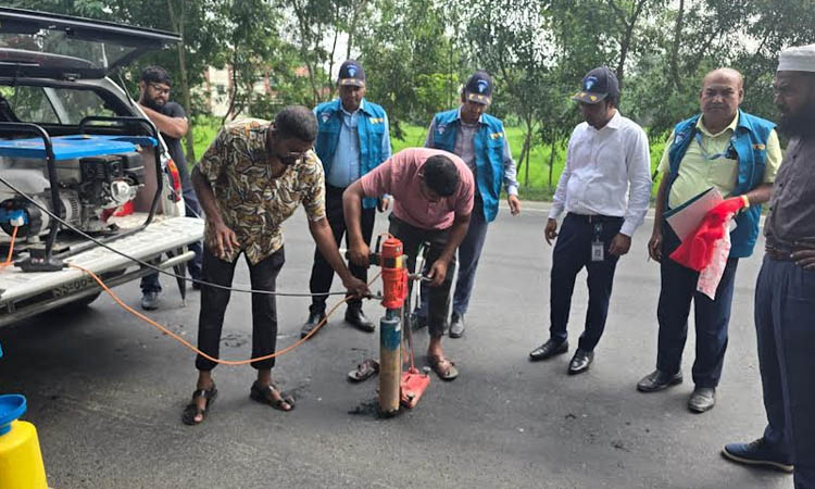ACC collects samples of materials used to renovate Dinajpur-Gabindaganj highway on graft allegation 