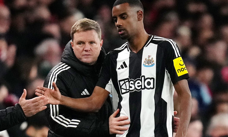 Newcastle's Howe says Isak relationship was 'difficult' before Liverpool move | Sports