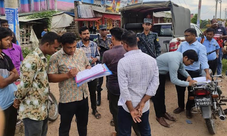 Expired vehicles fined in Satkhira