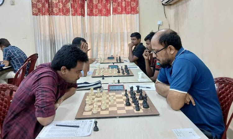 Zia takes solo lead