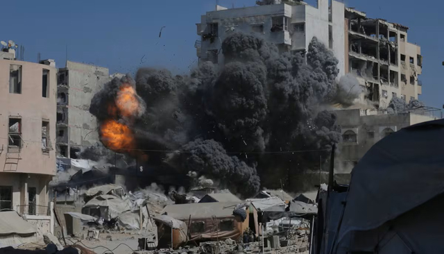 Fifty reported dead in Gaza as Israel steps up attacks on main city