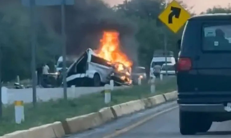 At least 15 killed in Mexico road crash