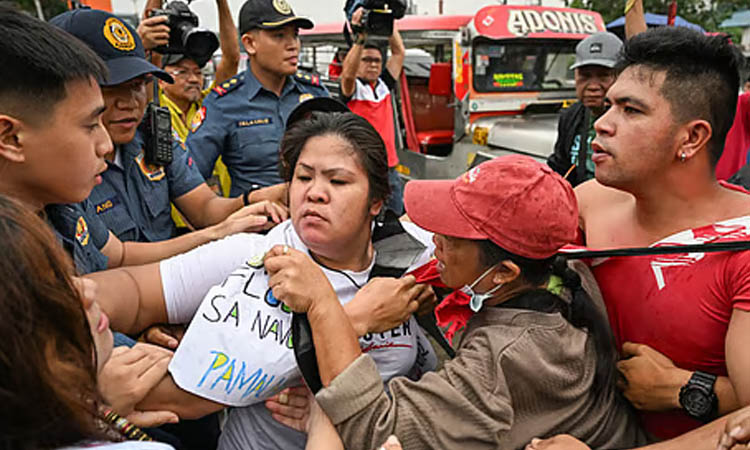 Philippines president says corruption scandal protests justified