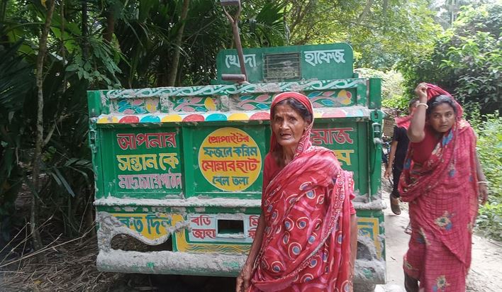 Minor boy dies in Bagerhat road crash