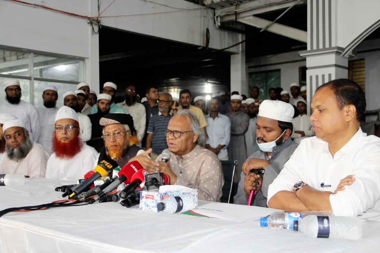 Tarique Rahman stands by cancer-stricken Hefazat leader Maulana Farooqui