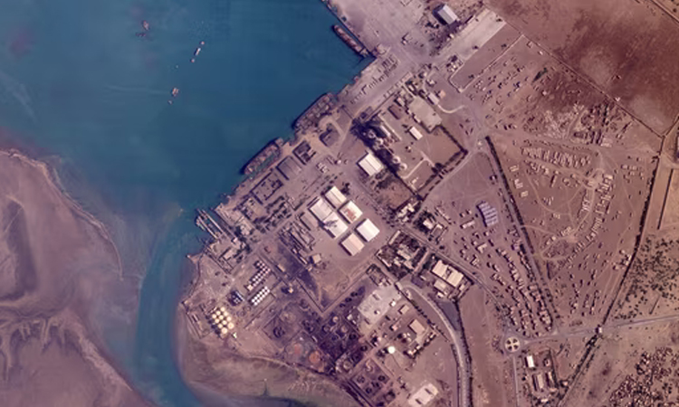 Israel strikes rebel-held Yemeni port after evacuation warnings