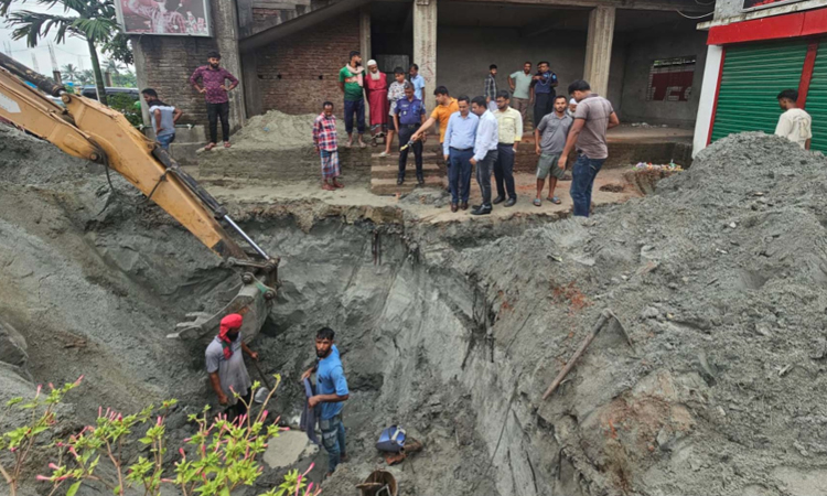 Titas cuts illegal gas connections in Narayanganj