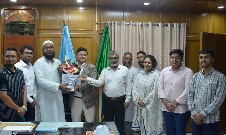 BRUR VC showered with floral greetings on one year of joining 