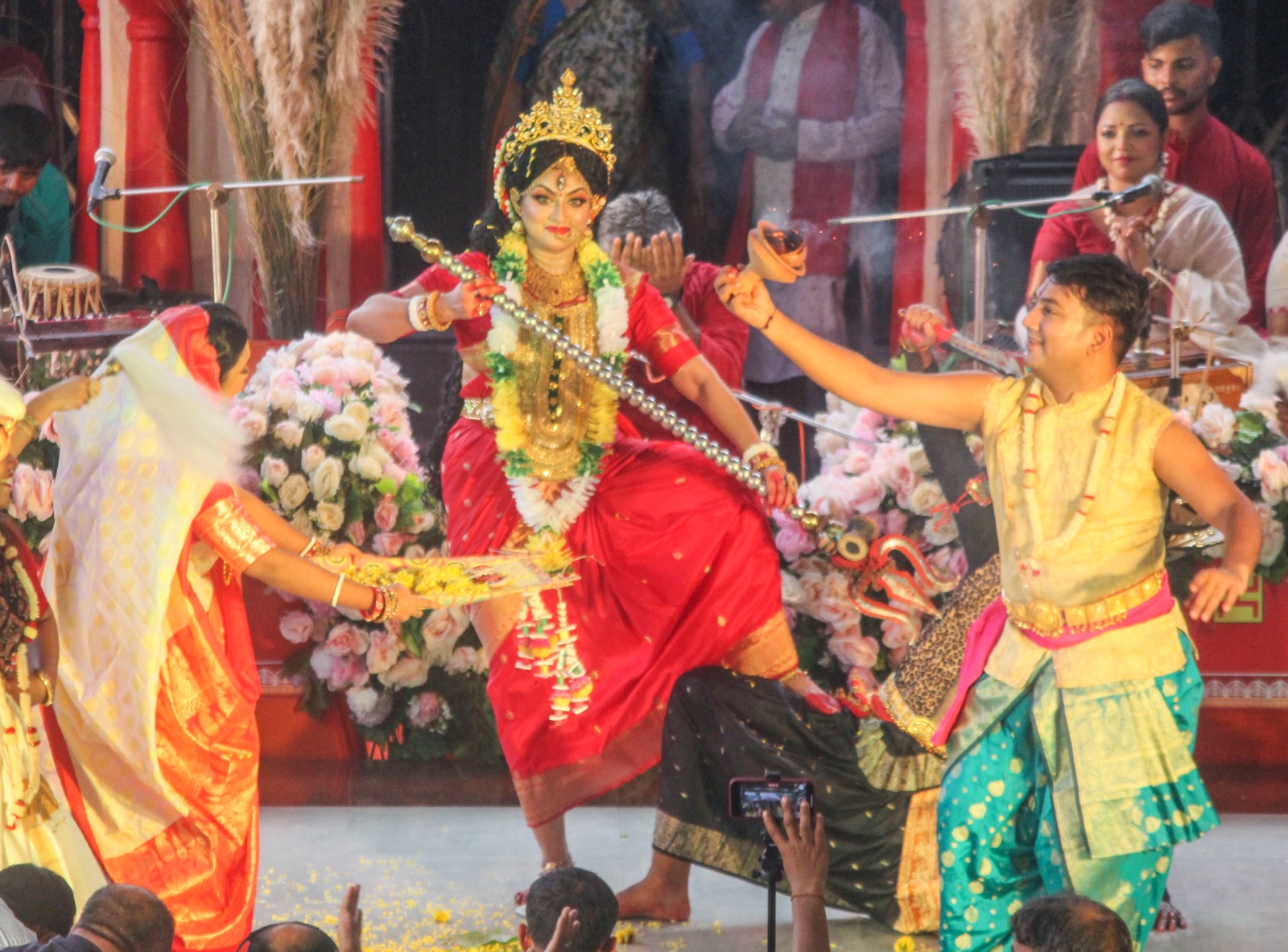 Hindus celebrate Mahalaya with religious fervor 