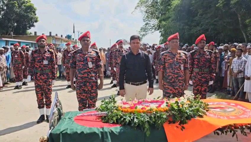 Firefighter Shamim Ahmed laid to eternal rest | District