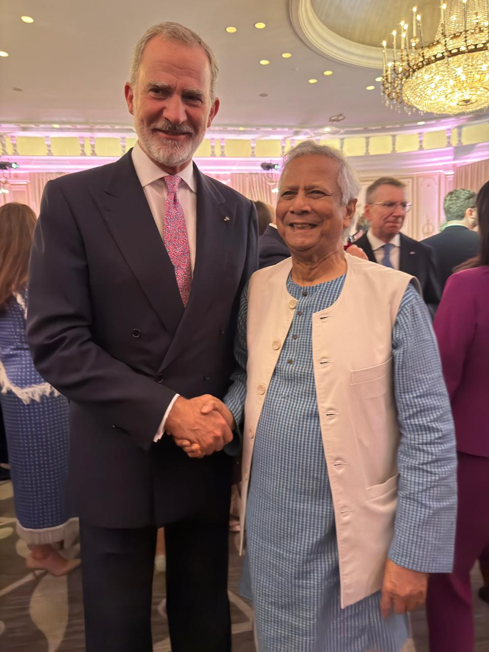 Chief Adviser Professor Muhammad Yunus met with King Felipe VI of Spain at a reception hosted by US president Donald Trump. Photo: CA Press Wing