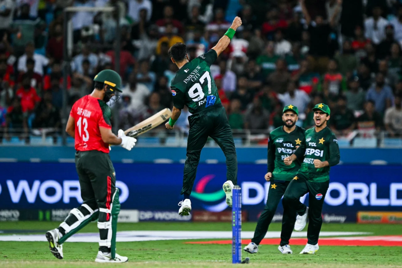 Pakistan beat Bangladesh to seal Asia Cup final