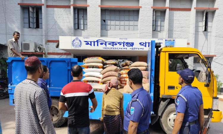 Police rescues 100-bag stolen rice in Manikganj | District