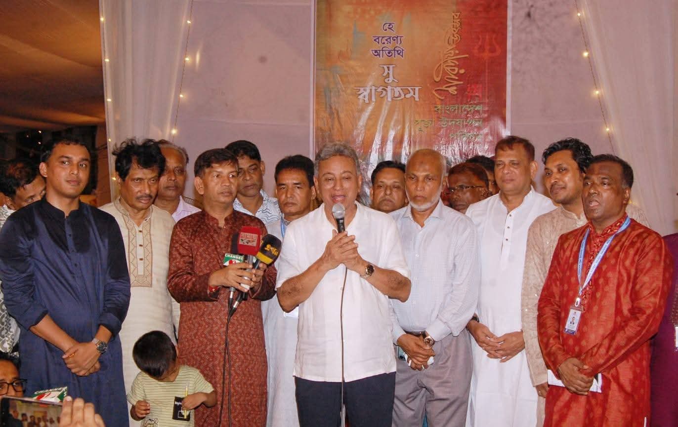 Amir Khasru exchanges greetings with Hindu community