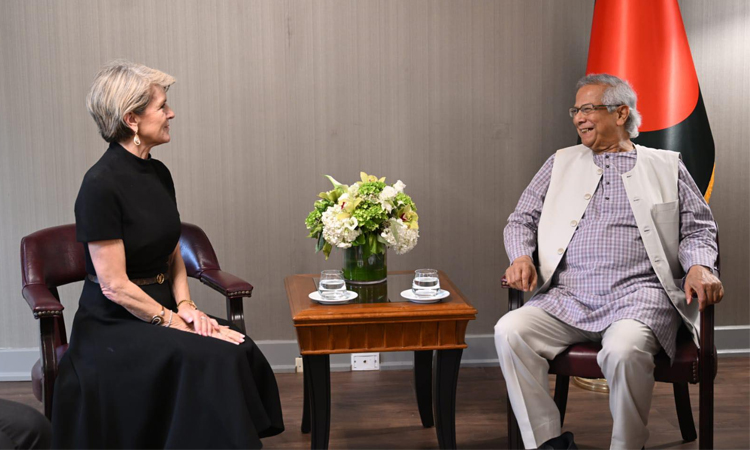 Chief Adviser Professor Muhammad Yunus and UN Secretary-General’s Special Envoy on Myanmar Julie Bishop. Photo : CA's press wing