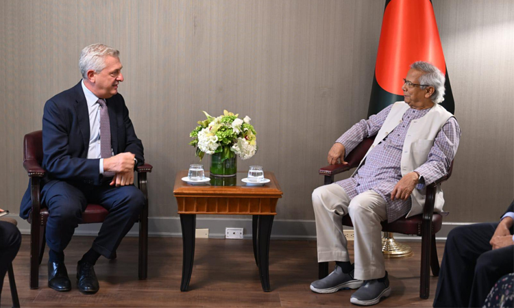 Chief Adviser Professor Muhammad Yunus and  UN High Commissioner for Refugees Filippo Grandi . Photo : CA's press wing