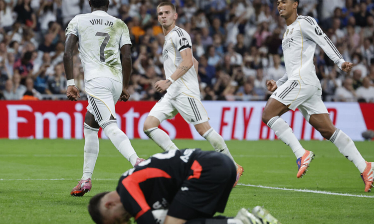 Vinicius double helps Real Madrid beat Villarreal