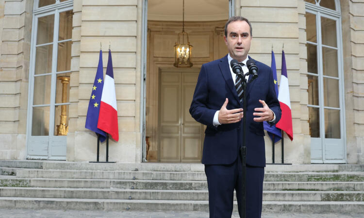 France unveils new government amid political deadlock