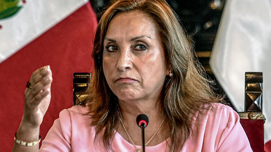 Peru lawmakers oust president slammed for crime crisis | International