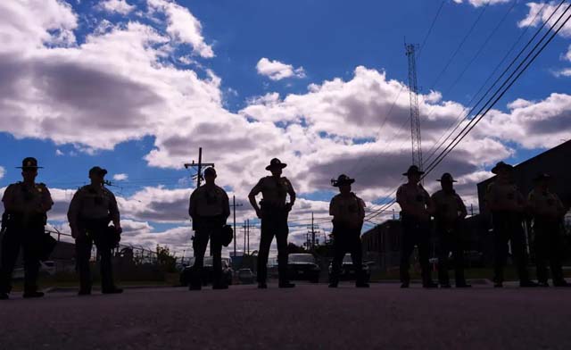 US appeals court says National Guard sent to Illinois can stay, but not deploy