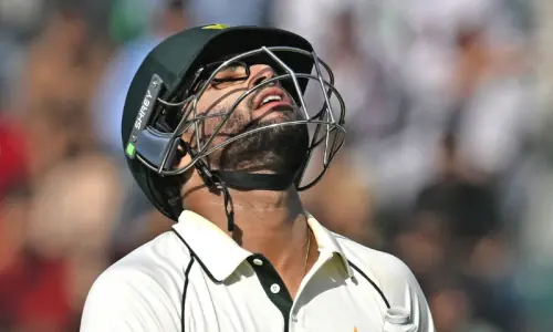 Haq misses out on century as South Africa strike on stroke of tea