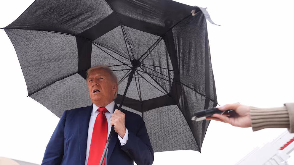 Trump says may warn Putin Ukraine could get Tomahawks