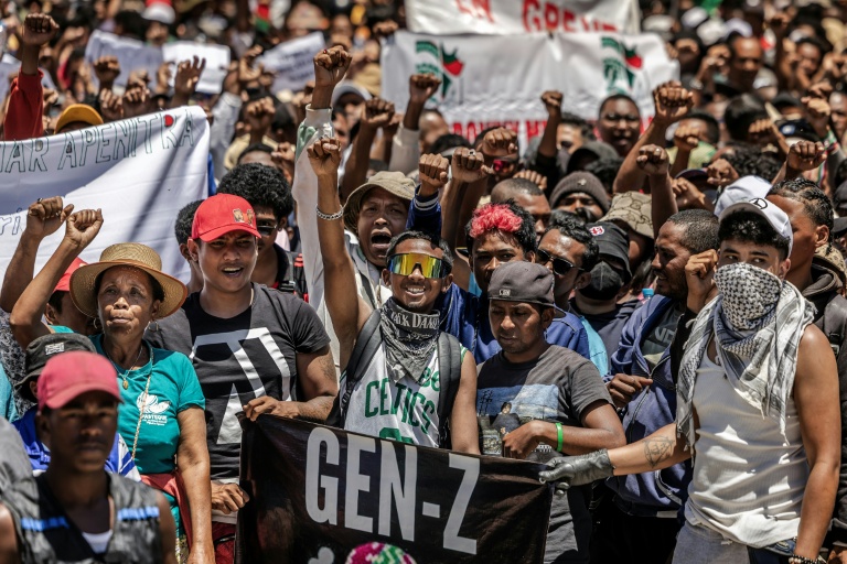 Hundreds celebrate in Madagascar as president due to address nation