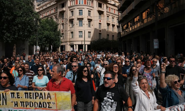 Greece to approve disputed 13-hour workday reform