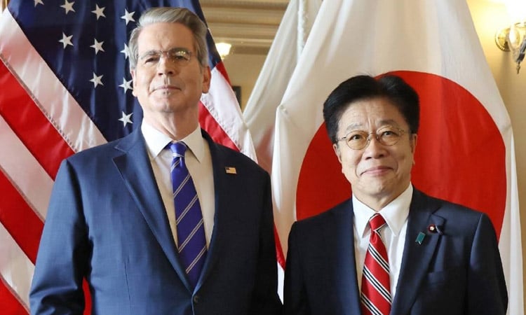 Japan urges united G7 response to China rare earths curbs