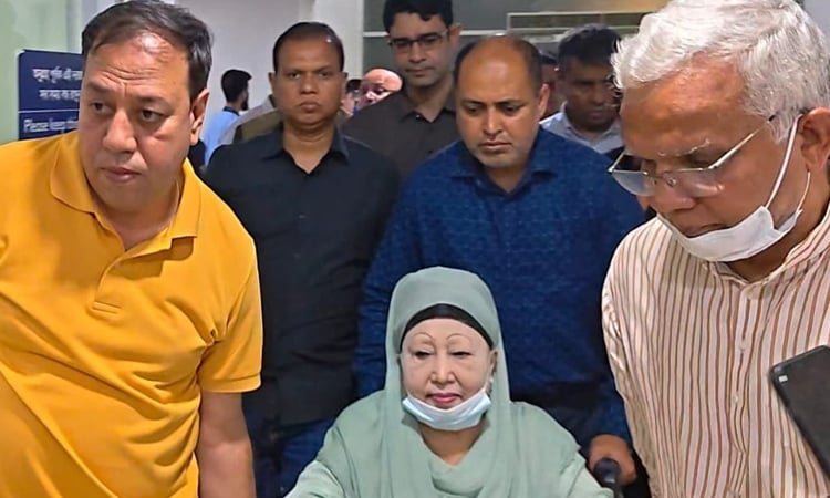 Khaleda Zia admitted to Evercare Hospital 
