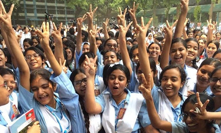 Girls outperform boys in HSC results 